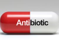 کمبود آنتی بیوتیک و سرم در داروخانه‌ها تا یک هفته آینده رفع می‌شود