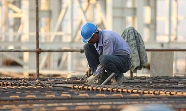 بیمه ۸۰۰ هزار کارگر ساختمانی با قانون مجلس تعیین تکلیف می‌شود