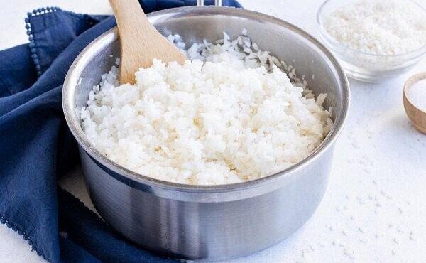 برنج پخته شده تا چه مدت در یخچال سالم می ماند؟